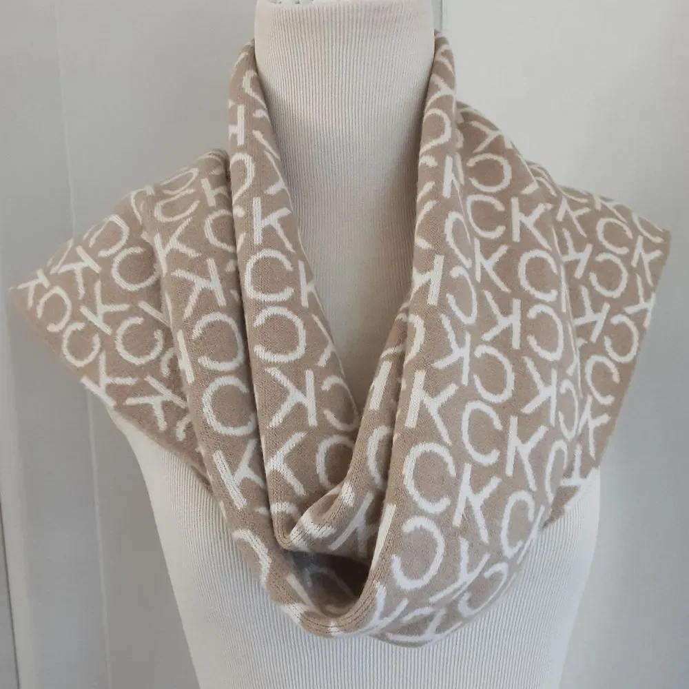 CALVIN KLEIN Logo Reversible Jacquard Heather Almond Beige Scarf - Unisex